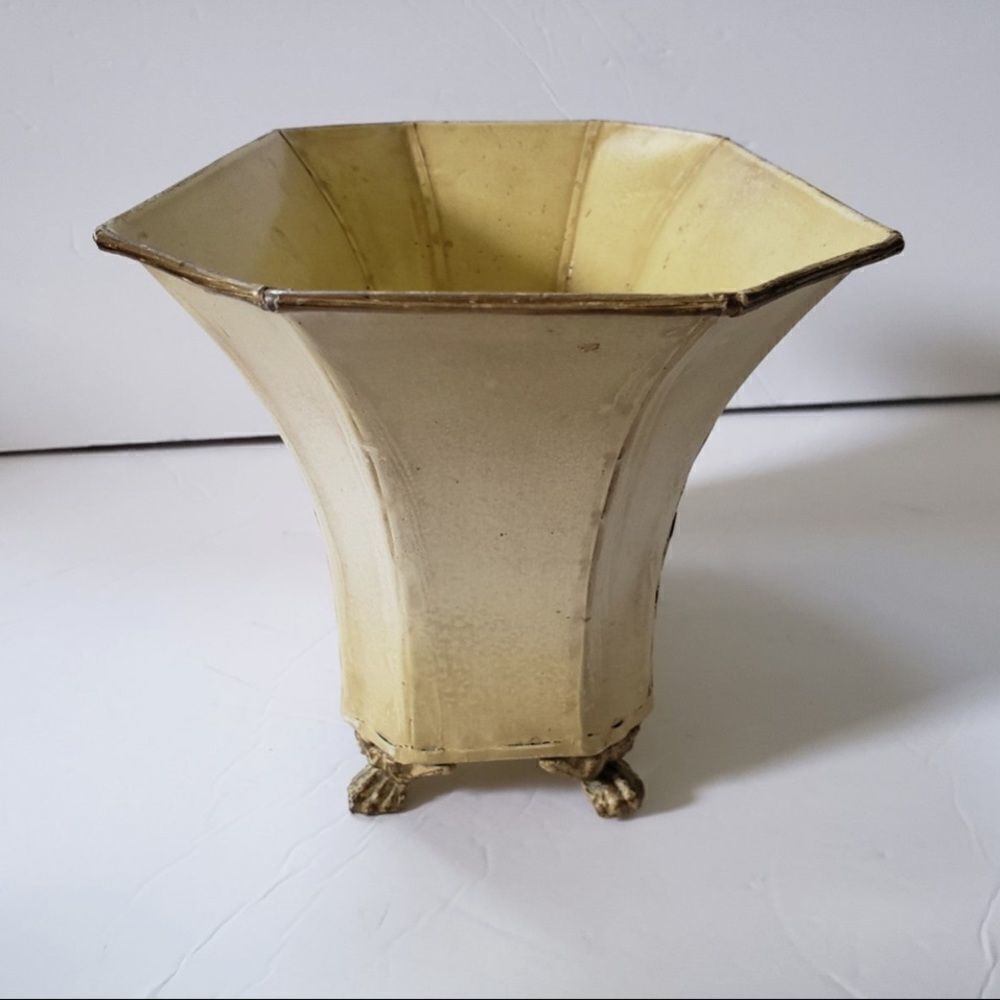 Metal Planter Cache Pot - Picture 3 of 8